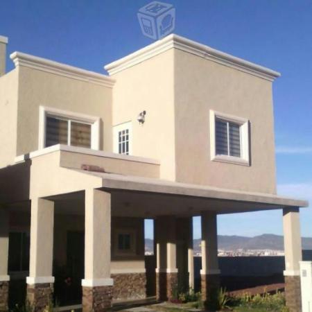 Casa semiresidencial 3 recamaras e baños