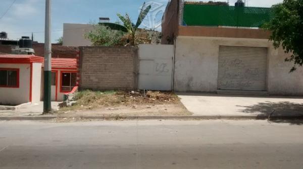 Terreno en avenida