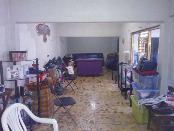 Vivienda con 6 recamaras frente a Plaza Jardin