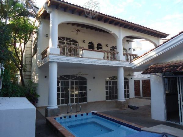 Casa Grande,3 rec.,alberca,bungalow,7 baños