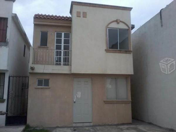 Casa en balcones de santa rosa,