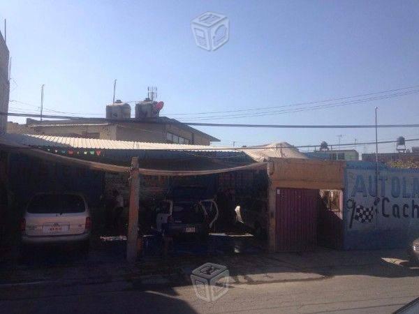 Lote en excelente ubicacion con negocio