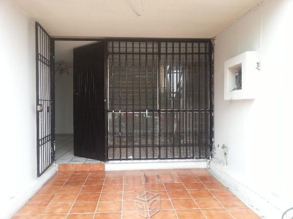 Local comercial en las aguilas, a 10 metros de av