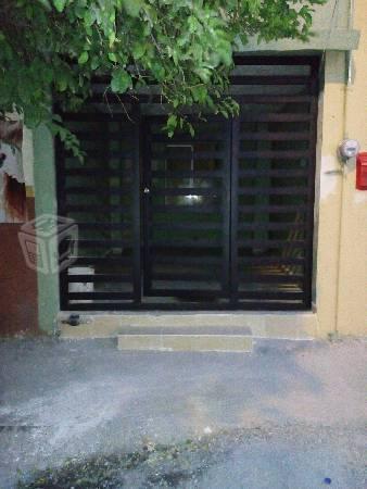 Renta casa en jardines de mty