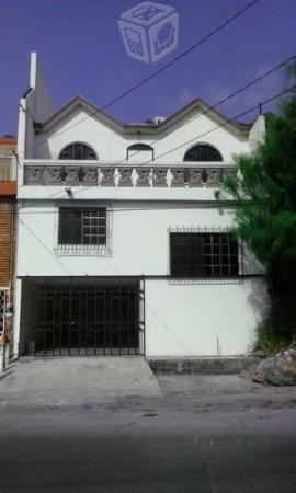 Casa lomas modelos (muya amplia y bien ubicada)