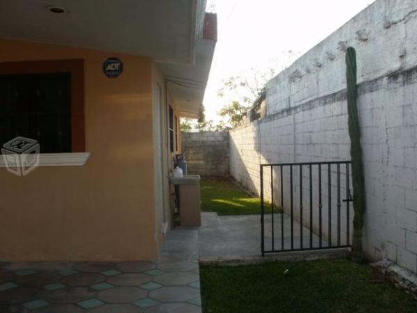Casa en Montebello, 2 rec. /climas, 2 baños