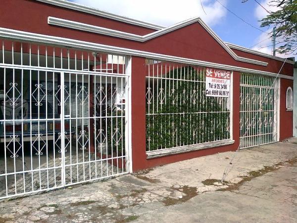 Casa av.itzaes 2 plantas buena ubicacion