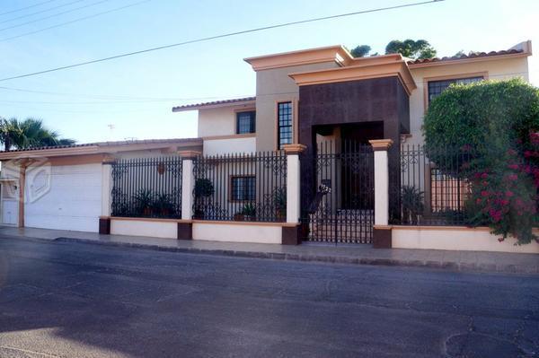 Hermosa residencia a 2 cuadras de blvd L Montejano