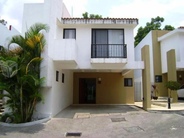 Casa en Condominio Lomas de la Selva,