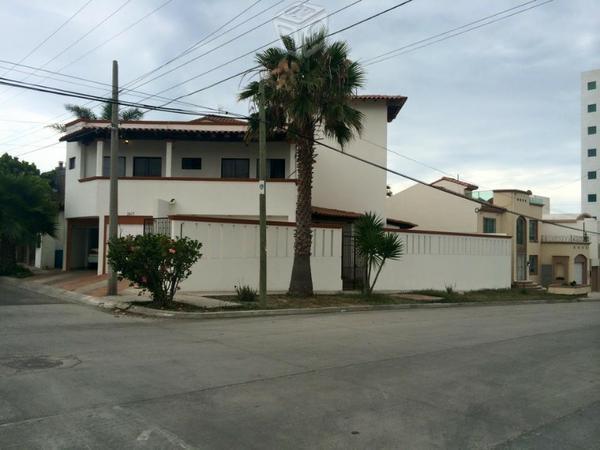 Magnifica casa a una cuadra de la playa