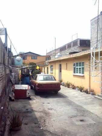 Casa en con Uso de suelo mixto en Leyes de Reforma