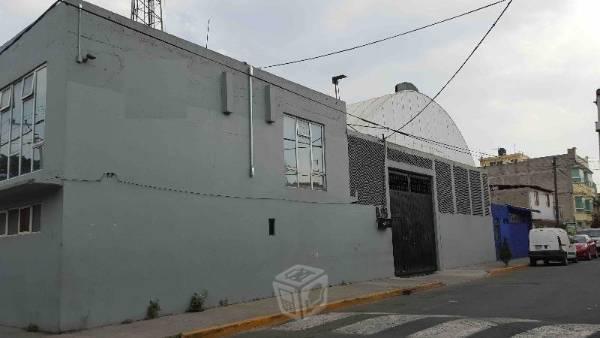 Se vende excelente bodega muy buena ubicación