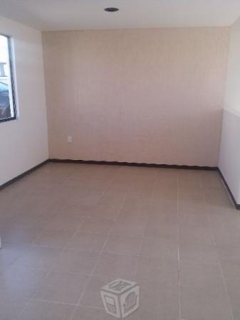 Casa en 2 niveles con todos los acabados, privada