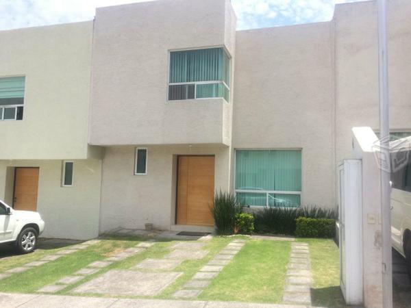 Casa en condominio a 15 min de six falgs