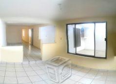 Casa en venta con 2 deptos