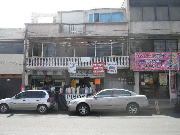 Casa en av. principal con accesorias en neza