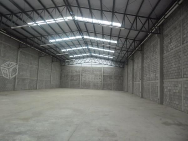 Bodega Eje 3 Oriente y Ermita  1200 m2