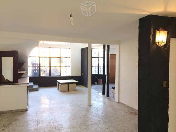 Casa amplia en venta en eje vial y esquina