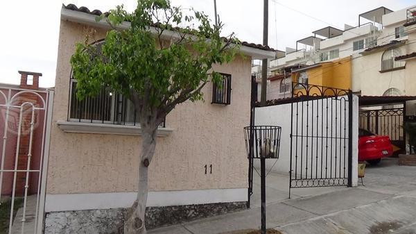 Los Olivos, Bonita Casa en Privada, Área Tejeda