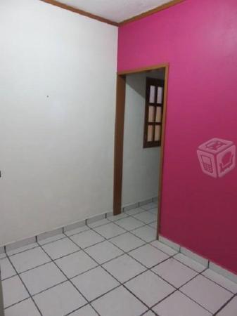 Cuarto disponible con todos los servicios en la 55
