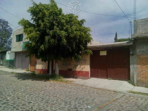 Casa 4 recamaras con terreno en avenida principal