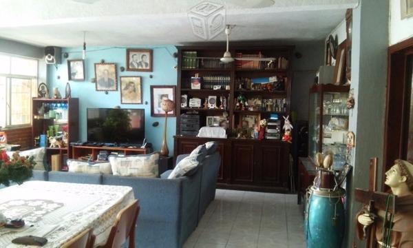 Se vende casa sola con amplio terreno