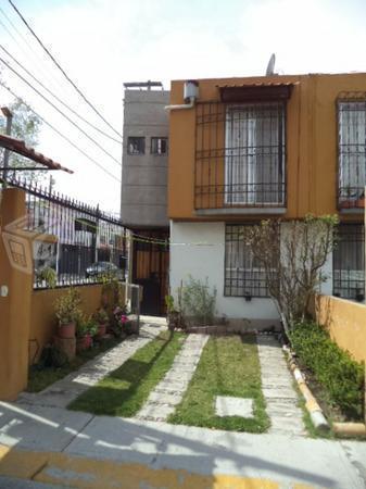 Casa sola en esquina en excelentes condiciones