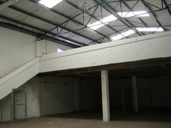 Bodega con Tapanco 450m2 por P.Ecológico