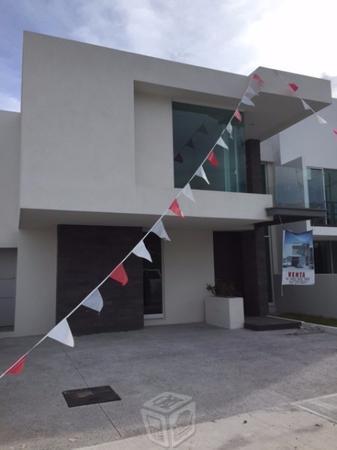 Hermosa casa en lomas de juriquilla