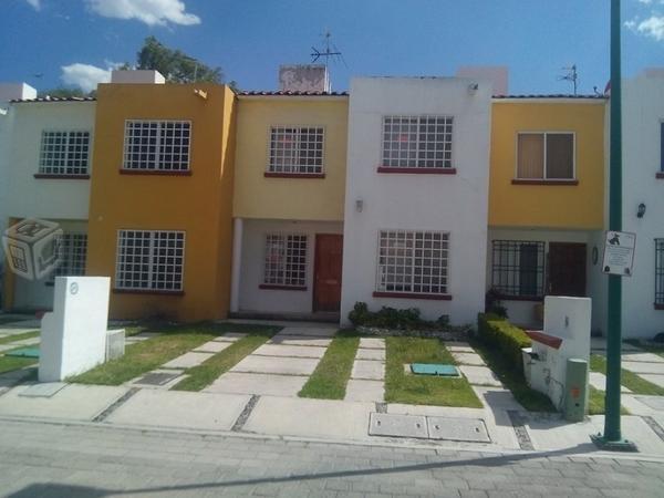 Casa 2 pisos 4 recamaras con terreno residencial