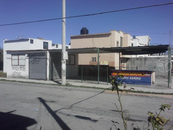 Casa c/Terreno Excedente en Jardines de Monterrey
