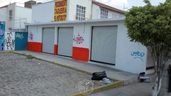 Casa con locales comerciales en magnifica zona