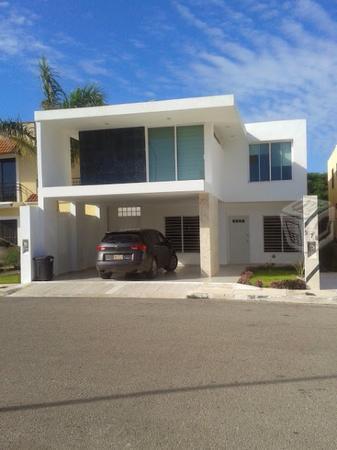 Casa en Gran Santa Fe, ofrezca