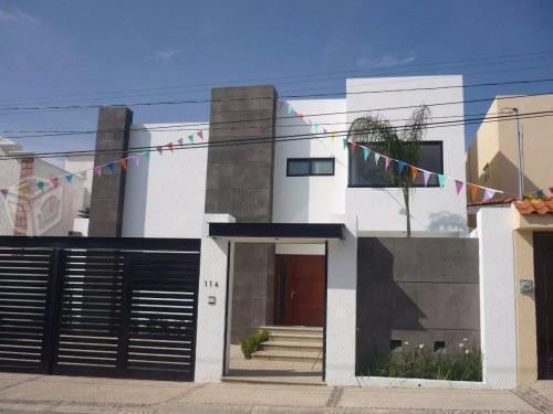 Amplia casa en Juriquilla