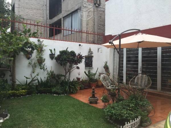 Excelente casa al sur de la cd con jardin