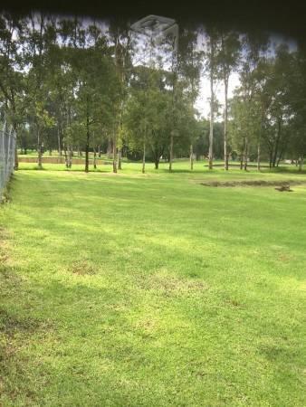 Terreno dentro del campo de golf frente al green