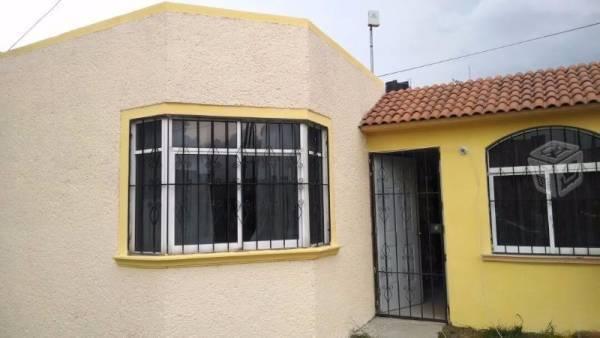 Casa con 3 rec Tulipanes en privada Pachuca