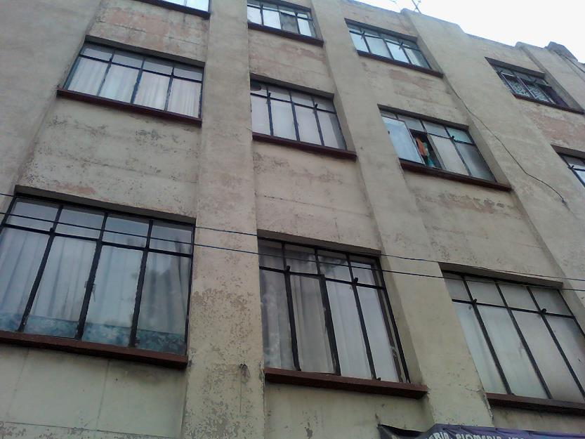 Vendo edificio frente al metro Revolución - uso de suelo mixto