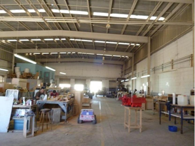 Nave industrial en renta sup. 2,550 m2 ó 27,463 sq ft