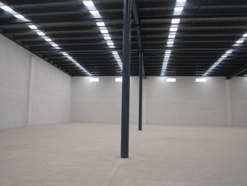 Renta de magnifica bodega nueva de 350 m2 con área de carga y descarga