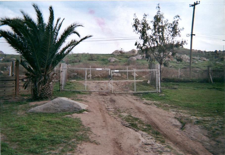 Se vende rancho en lomas del valle sup. 14,620 m2.